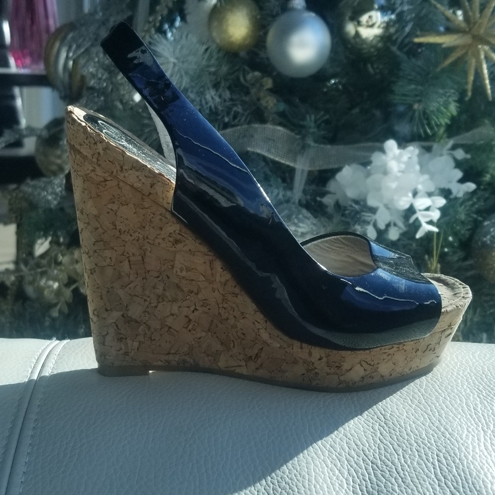 Patent leather sandals with cork wedge heel